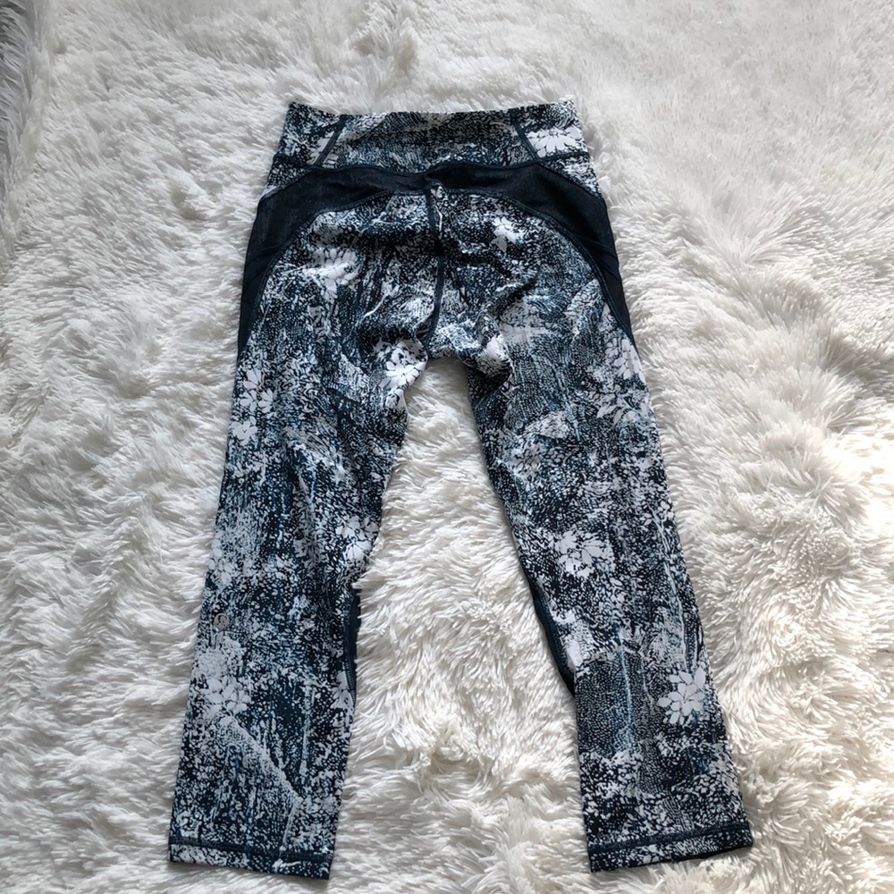 Lululemon cropped leggings 21” - Picture 4 of 6